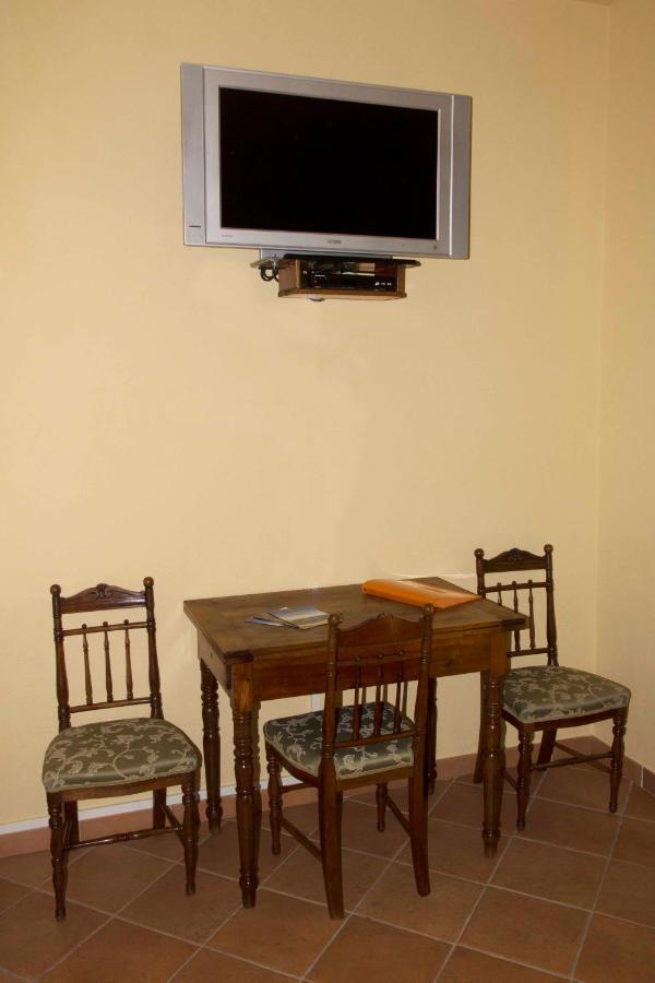 Casale San Pietro Bed & Breakfast Otricoli Exterior photo